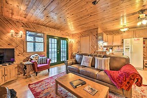 Cozy Maggie Valley Cabin w/ Deck & Private Hot Tub
