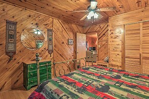 Cozy Maggie Valley Cabin w/ Deck & Private Hot Tub