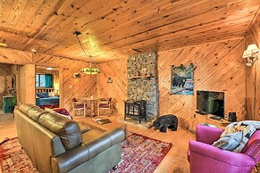 Cozy Maggie Valley Cabin w/ Deck & Private Hot Tub