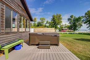 Family-friendly Ottertail Home on Rush Lake!