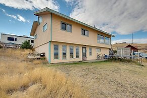 Yellowstone Country Retreat: Stunning Views!