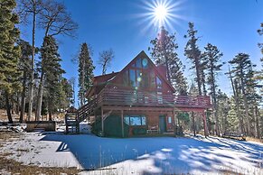 Luxe Mtn-view Retreat w/ Hot Tub ~5 Mi to Skiing