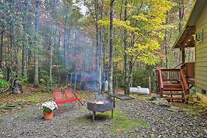 Fletcher Cabin: Wraparound Deck & Pond Access