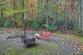 Fletcher Cabin: Wraparound Deck & Pond Access
