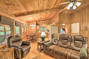 Fletcher Cabin: Wraparound Deck & Pond Access