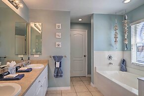 15 Mi to Beach: Home w/ Pool in Cape Coral