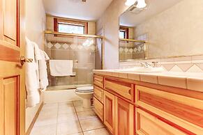 Mountain Chalet - 1 Mi to Skiing & Incline Village