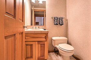 Mountain Chalet - 1 Mi to Skiing & Incline Village