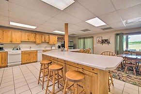 Idyllic Mt Sterling Retreat w/ Private Lake!