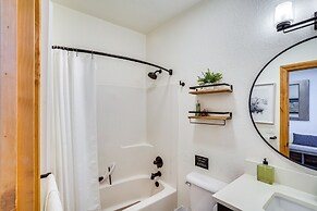 Spacious Mtn Manor, 1 Mi to Brian Head Resort!