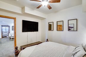 Spacious Mtn Manor, 1 Mi to Brian Head Resort!