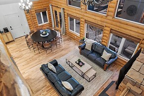 Spacious Mtn Manor, 1 Mi to Brian Head Resort!