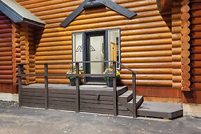 Spacious Mtn Manor, 1 Mi to Brian Head Resort!