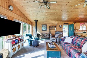 Lakefront Hackensack Cabin w/ Patio & Grill!