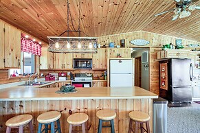 Lakefront Hackensack Cabin w/ Patio & Grill!