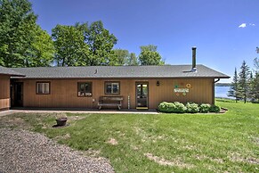 Lakefront Hackensack Cabin w/ Patio & Grill!