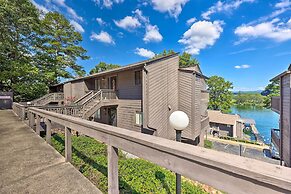 Hot Tub Access: Fantastic Condo in Hot Springs!