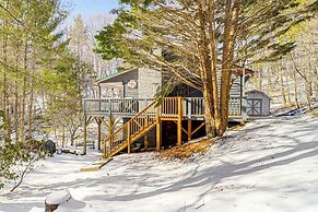 Boone Hideaway w/ Deck, Grill & Forest Views!