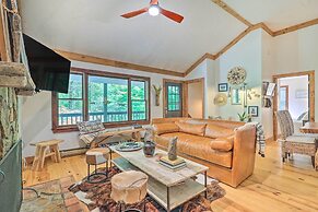 Boone Hideaway w/ Deck, Grill & Forest Views!