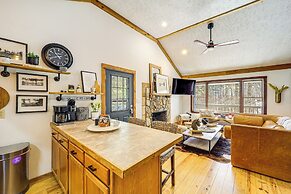 Boone Hideaway w/ Deck, Grill & Forest Views!