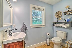 Boone Hideaway w/ Deck, Grill & Forest Views!