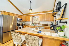 Boone Hideaway w/ Deck, Grill & Forest Views!