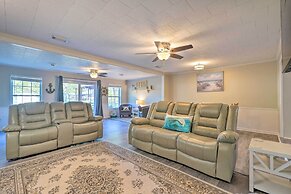 Port St Joe Getaway w/ Large Yard & Fire Pit!