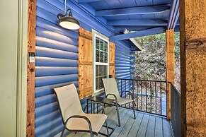 Secluded Table Rock Lake/branson Cabin w/ Hot Tub!