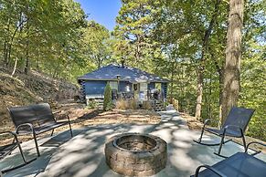 Secluded Table Rock Lake/branson Cabin w/ Hot Tub!