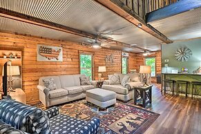 Secluded Table Rock Lake/branson Cabin w/ Hot Tub!