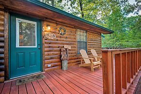 Serene Broken Bow Cabin w/ Hot Tub + Fire Pit