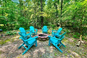 Serene Broken Bow Cabin w/ Hot Tub + Fire Pit