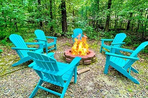 Serene Broken Bow Cabin w/ Hot Tub + Fire Pit