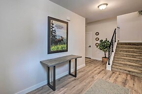 Inviting Hideout Townhome w/ Balcony & Lake Views!