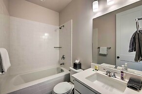 Inviting Hideout Townhome w/ Balcony & Lake Views!