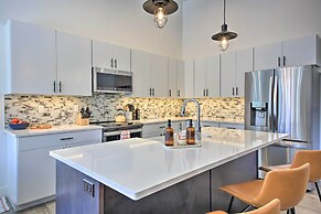 Elegant Priest Lake Townhome ~ 1 Mi From Lake