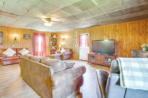 Secluded Everton Retreat w/ Ozark Mountain Views!