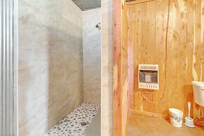 Secluded Everton Retreat w/ Ozark Mountain Views!