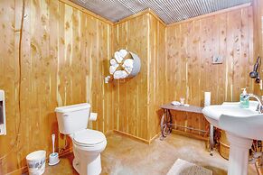 Secluded Everton Retreat w/ Ozark Mountain Views!