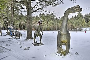 Pet-friendly Brantingham Cabin by ATV Trails