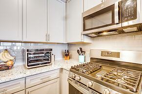 Bright Lewes Condo w/ Balcony, 7 Mi to Beach!