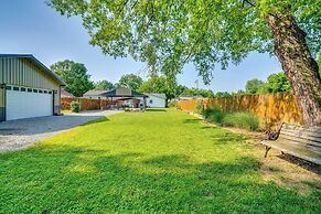 Pet-friendly Clarksville Home w/ Central A/C