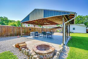 Pet-friendly Clarksville Home w/ Central A/C