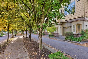 Quaint Issaquah Home - Walk to Shops & Dining