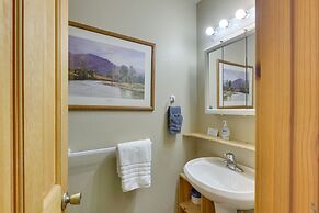 Stunning Red River Retreat Next to Ski Lift!