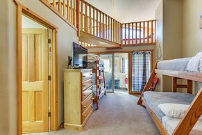 Stunning Red River Retreat Next to Ski Lift!