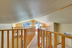 Stunning Red River Retreat Next to Ski Lift!