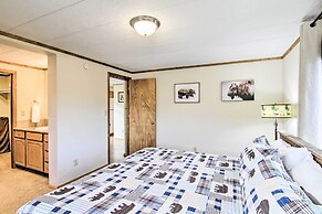 Montana's Emigrant Peaks Getaway: Apt w/ Amenities