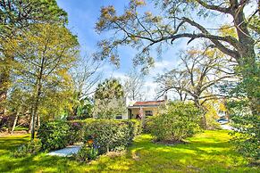 Colorful Pensacola Oasis: 1 Block to Bayview Park!