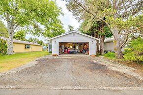 Walk to Seaside Beach: Vacation Rental Cottage!